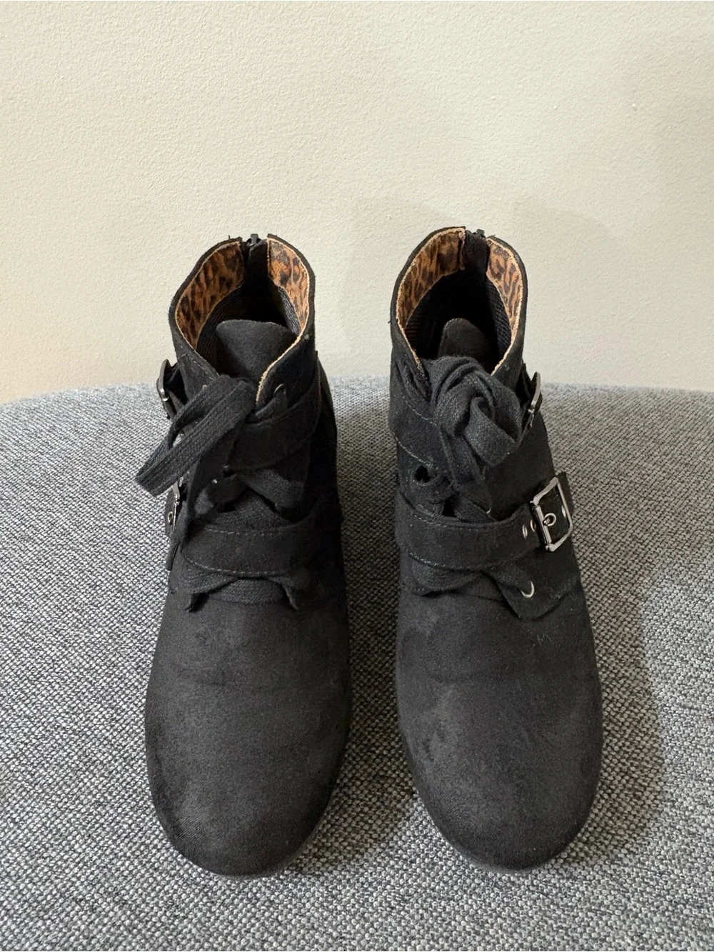 Girl’s Justice black faux suede booties/wedge - size 4/6